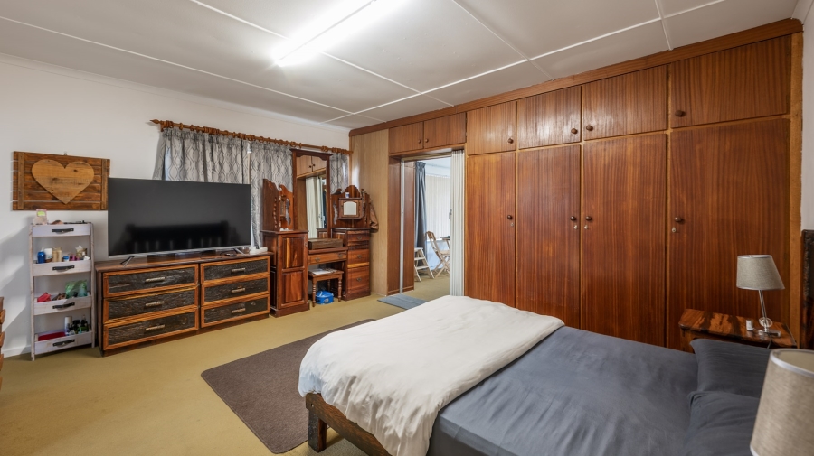 4 Bedroom Property for Sale in Struisbaai Western Cape